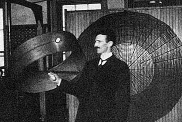 نیکولا تسلا: “شما اشتباه می کنید، آقای انیشتین، اتر وجود دارد!”