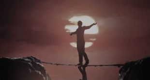 متن آهنگ گریز از مرکز از علی سورنا